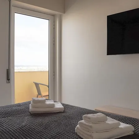 Lovely Beira Mar Da Rocha Apartment Portimao